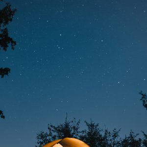 Séjour en camping : comment choisir entre tente et mobil home ?